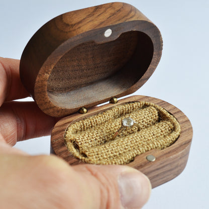 BOÎTE À ALLIANCES - Bois gravée - Loup Indigo